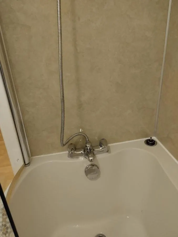 Lovely 2 Bed Main Door Flat With Free Parking Edinburgh United Kingdom
