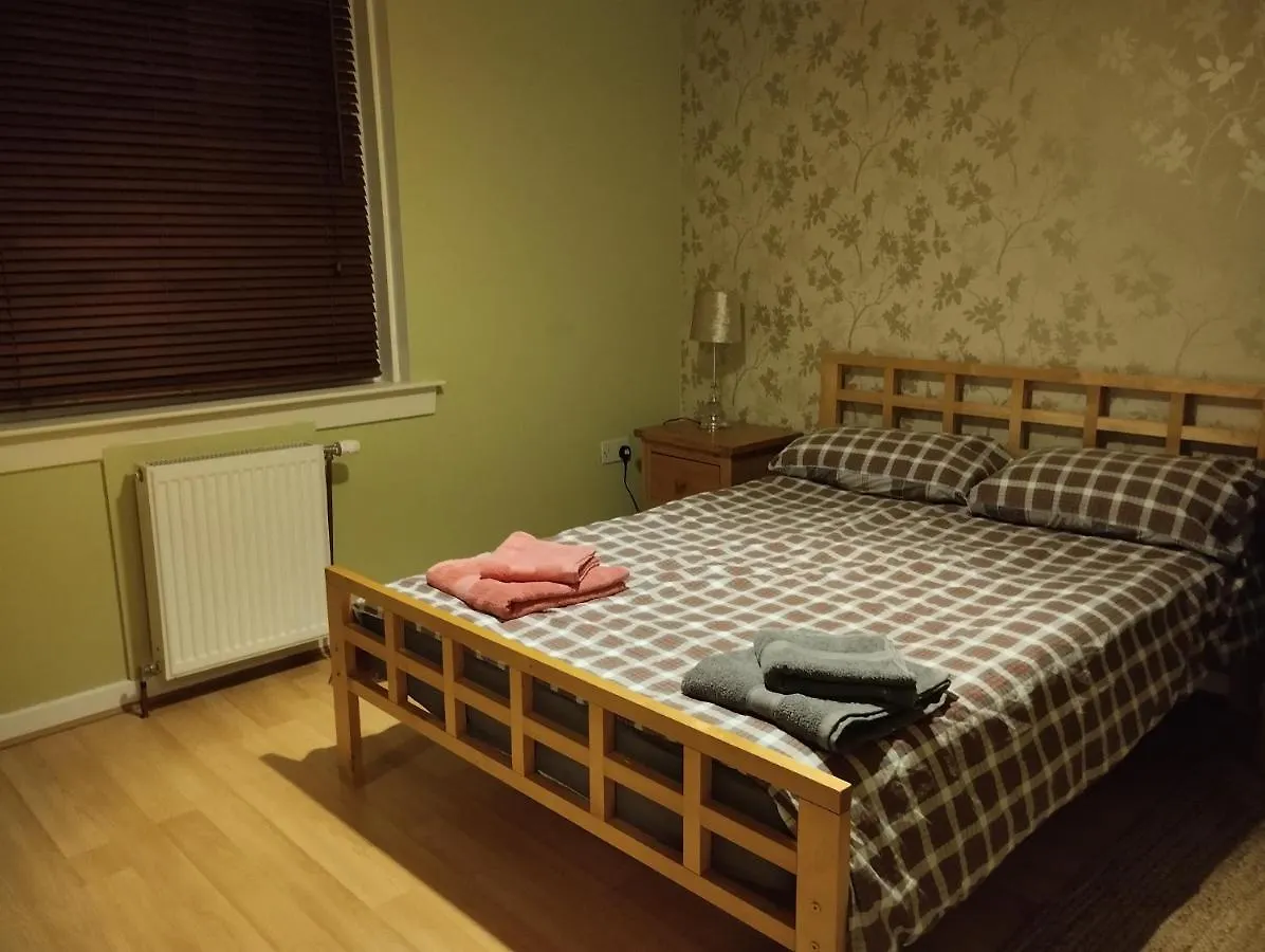 Lovely 2 Bed Main Door Flat With Free Parking Edinburgh