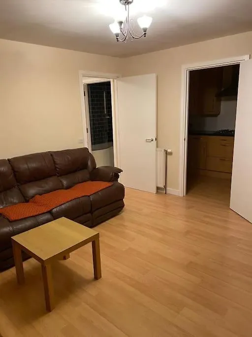 Lovely 2 Bed Main Door Flat With Free Parking Edinburgh Apartment